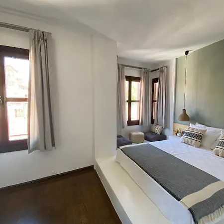 Min (adults Only) Ayvalı