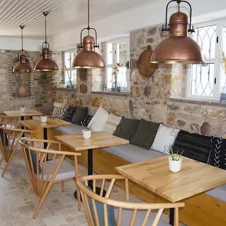 Min (adults Only) Готель типу 