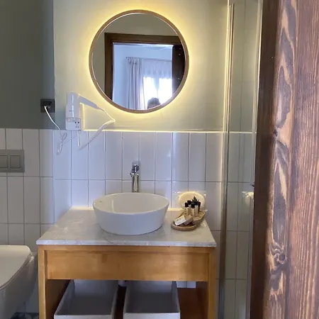 Nocleg ze śniadaniem Min (adults Only)