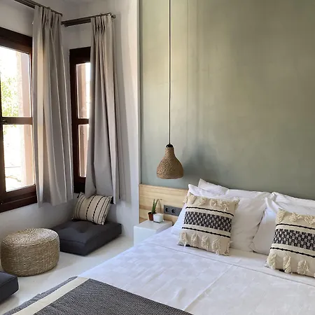 Min (adults Only) Готель типу 